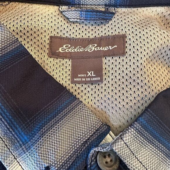 Eddie Bauer Mens Long Sleeve Button Down Shirt Size XL Blue Plaid size XL - Picture 3 of 4